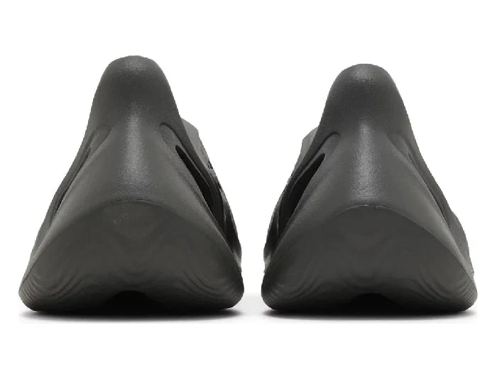 Adidas Yeezy Foam Runner 'Carbon' - Image 3