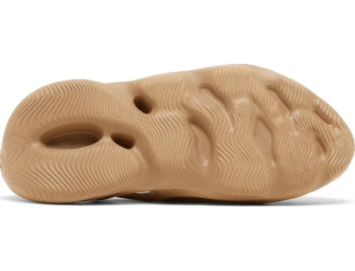 Adidas Yeezy Foam Runner 'Clay Taupe' - Image 5