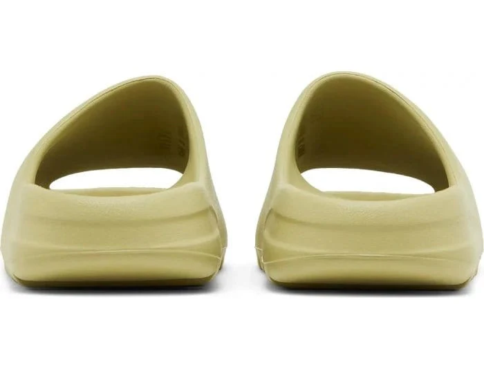 Adidas Yeezy Slides 'Resin' (2022) - Image 3