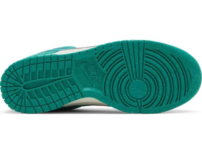 Nike Dunk Low SE 'Neptune Green' Women's - Image 5