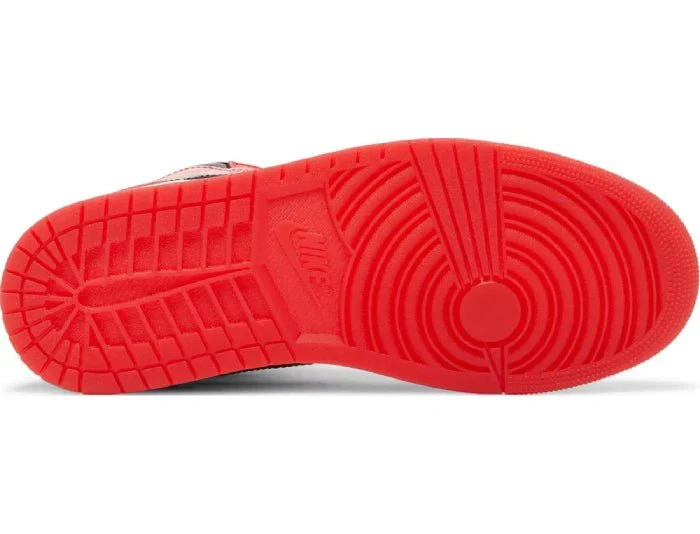 Nike x Marvel Air Jordan 1 Retro High OG 'Spiderman: Next Chapter' - Image 5